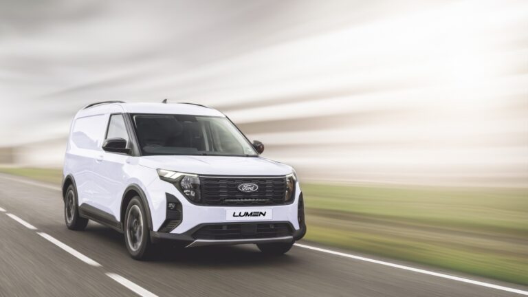 Lumen grillkit Ford Transit Courier Active 2024+